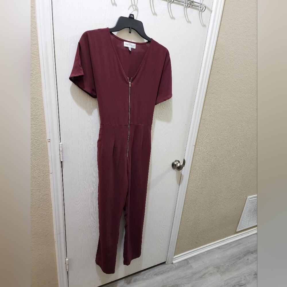 Piper and Scoot burgundy zippered front‎ tied waist jumpsuit size small